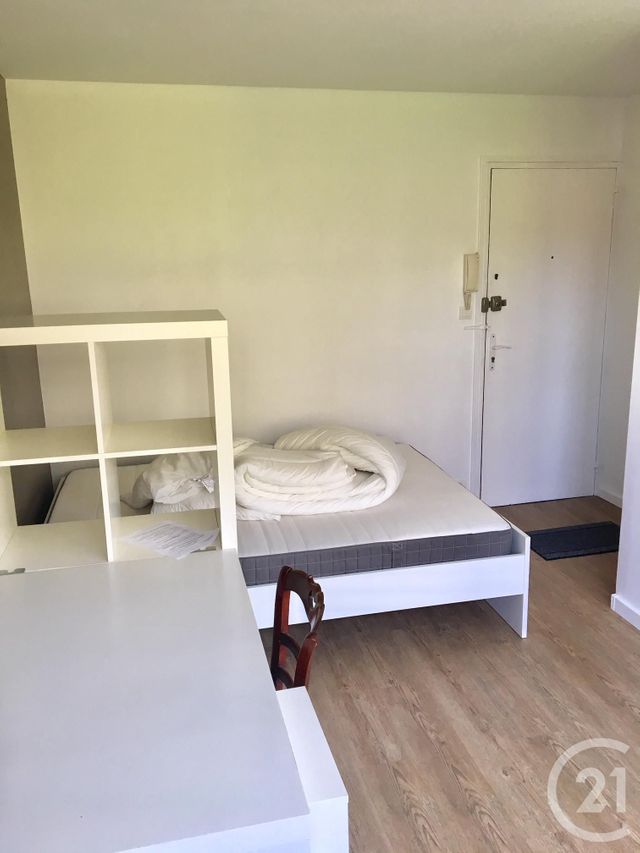 Appartement F1 à louer - 1 pièce - 20.2 m2 - LE KREMLIN BICETRE - 94 - ILE-DE-FRANCE - Century 21 K.B. Immobilier