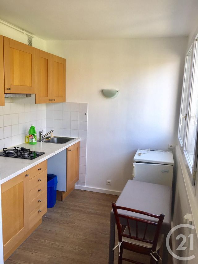 Appartement F1 à louer - 1 pièce - 20.2 m2 - LE KREMLIN BICETRE - 94 - ILE-DE-FRANCE - Century 21 K.B. Immobilier