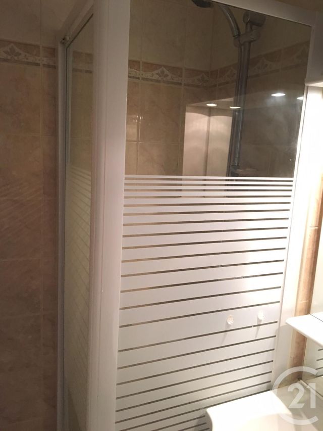 Appartement F1 à louer - 1 pièce - 20.2 m2 - LE KREMLIN BICETRE - 94 - ILE-DE-FRANCE - Century 21 K.B. Immobilier