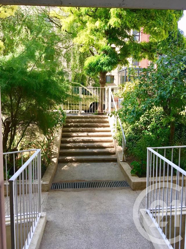 Appartement F1 à louer - 1 pièce - 20.2 m2 - LE KREMLIN BICETRE - 94 - ILE-DE-FRANCE - Century 21 K.B. Immobilier