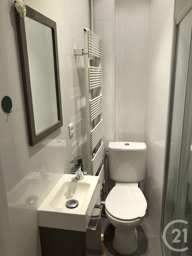 Appartement F2 à louer - 2 pièces - 42.5 m2 - PARIS - 75015 - ILE-DE-FRANCE - Century 21 K.B. Immobilier