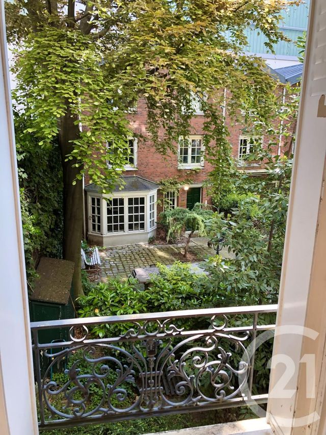 Appartement F2 à louer - 2 pièces - 42.5 m2 - PARIS - 75015 - ILE-DE-FRANCE - Century 21 K.B. Immobilier