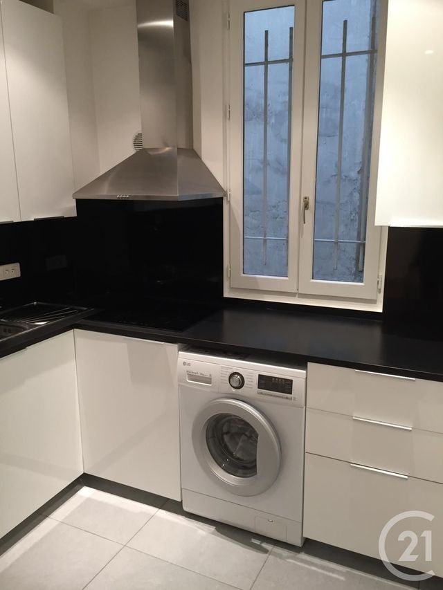 Appartement F2 à louer - 2 pièces - 42.5 m2 - PARIS - 75015 - ILE-DE-FRANCE - Century 21 K.B. Immobilier