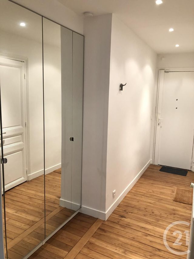 Appartement F2 à louer - 2 pièces - 42.5 m2 - PARIS - 75015 - ILE-DE-FRANCE - Century 21 K.B. Immobilier