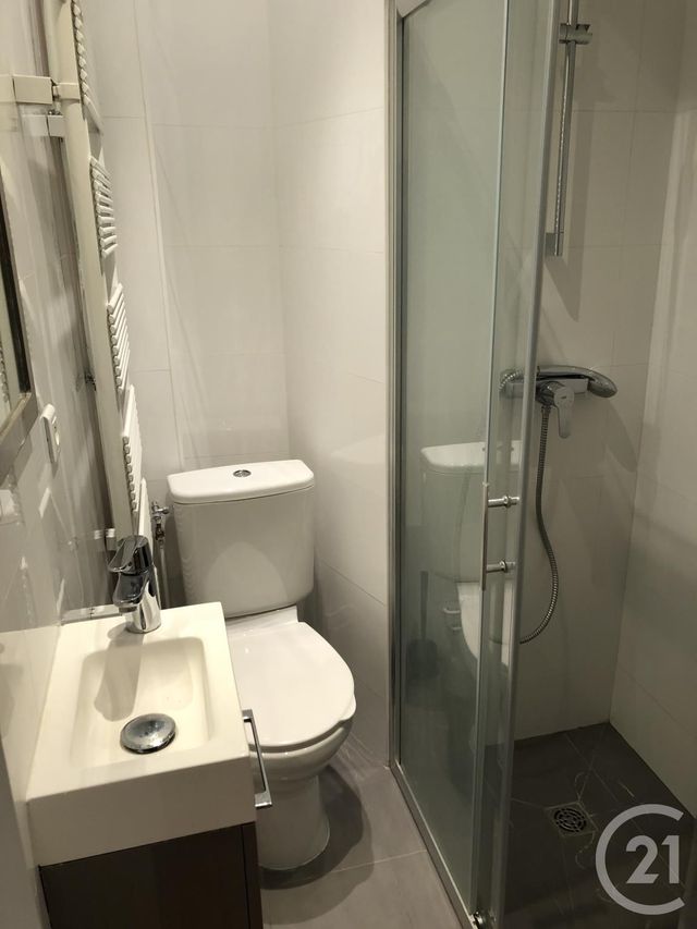 Appartement F2 à louer - 2 pièces - 42.5 m2 - PARIS - 75015 - ILE-DE-FRANCE - Century 21 K.B. Immobilier