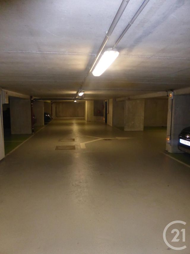 parking à louer - 10.0 m2 - LE KREMLIN BICETRE - 94 - ILE-DE-FRANCE - Century 21 K.B. Immobilier
