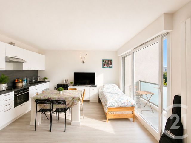 Appartement F1 à vendre - 1 pièce - 30.02 m2 - LE KREMLIN BICETRE - 94 - ILE-DE-FRANCE - Century 21 K.B. Immobilier