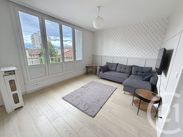 Appartement F3 à vendre - 3 pièces - 52.46 m2 - LE KREMLIN BICETRE - 94 - ILE-DE-FRANCE - Century 21 K.B. Immobilier