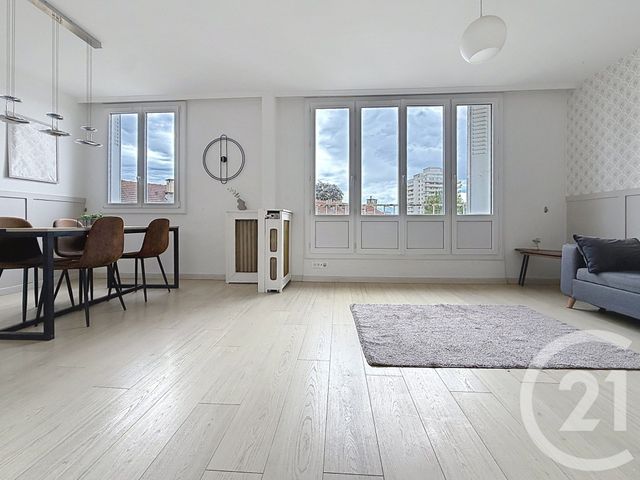 Appartement F3 à vendre - 3 pièces - 52.46 m2 - LE KREMLIN BICETRE - 94 - ILE-DE-FRANCE - Century 21 K.B. Immobilier