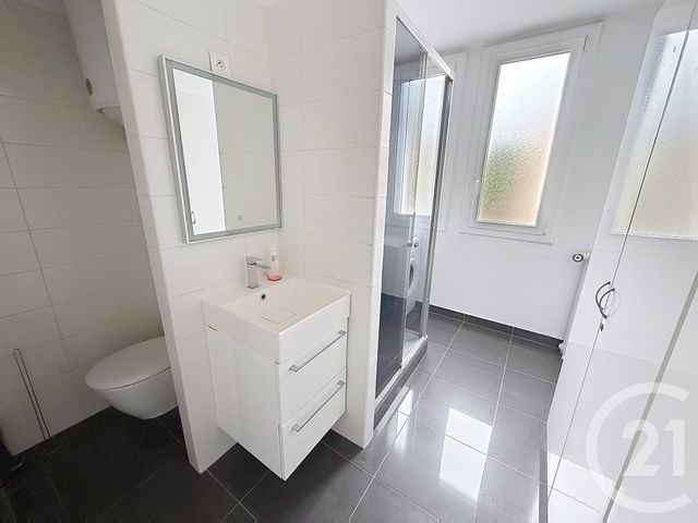 Appartement F3 à vendre - 3 pièces - 52.46 m2 - LE KREMLIN BICETRE - 94 - ILE-DE-FRANCE - Century 21 K.B. Immobilier