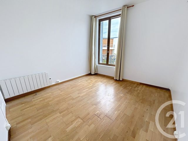 Appartement à louer - 2 pièces - 31.3 m2 - LE KREMLIN BICETRE - 94 - ILE-DE-FRANCE - Century 21 K.B. Immobilier