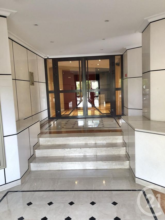 Appartement F3 à louer - 3 pièces - 72.0 m2 - LE KREMLIN BICETRE - 94 - ILE-DE-FRANCE - Century 21 K.B. Immobilier