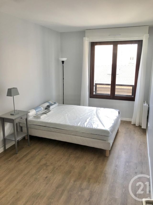 Appartement F3 à louer - 3 pièces - 72.0 m2 - LE KREMLIN BICETRE - 94 - ILE-DE-FRANCE - Century 21 K.B. Immobilier