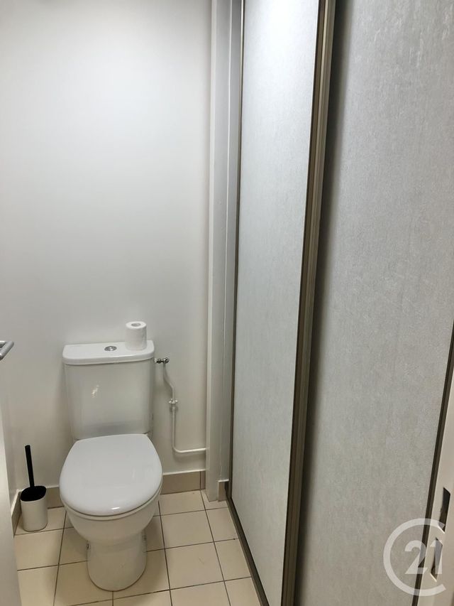 Appartement F3 à louer - 3 pièces - 72.0 m2 - LE KREMLIN BICETRE - 94 - ILE-DE-FRANCE - Century 21 K.B. Immobilier