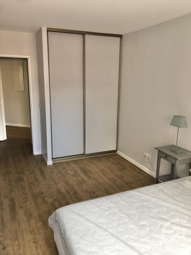 Appartement F3 à louer - 3 pièces - 72.0 m2 - LE KREMLIN BICETRE - 94 - ILE-DE-FRANCE - Century 21 K.B. Immobilier