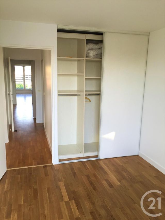 Appartement F3 à louer - 3 pièces - 64.0 m2 - LE KREMLIN BICETRE - 94 - ILE-DE-FRANCE - Century 21 K.B. Immobilier