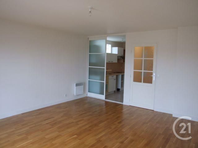 Appartement F3 à louer - 3 pièces - 64.0 m2 - LE KREMLIN BICETRE - 94 - ILE-DE-FRANCE - Century 21 K.B. Immobilier