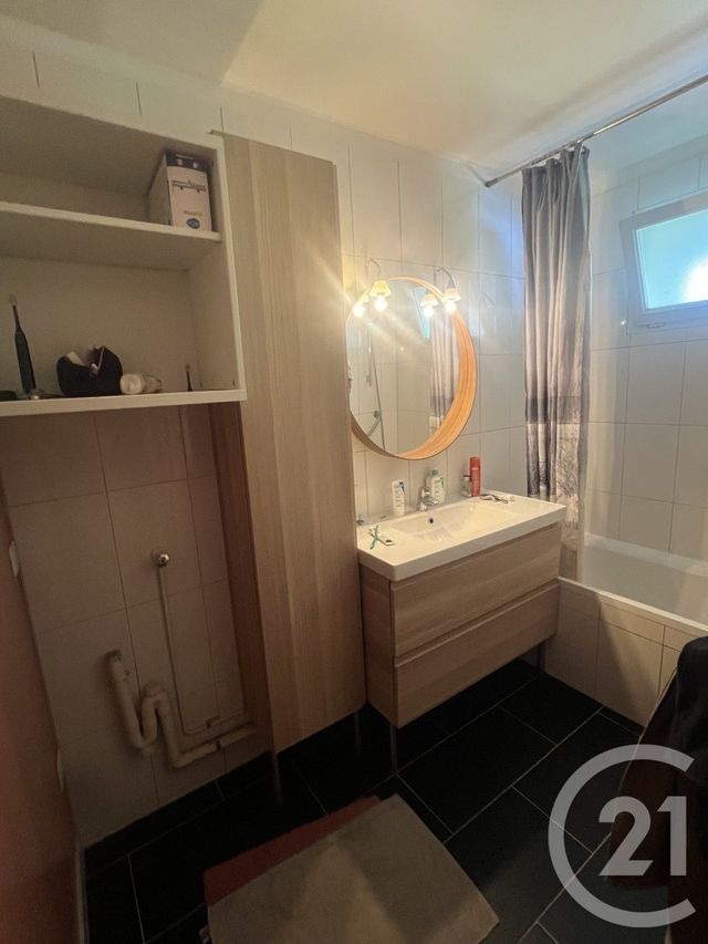Appartement T4 à louer - 4 pièces - 93.52 m2 - ARCUEIL - 94 - ILE-DE-FRANCE - Century 21 K.B. Immobilier