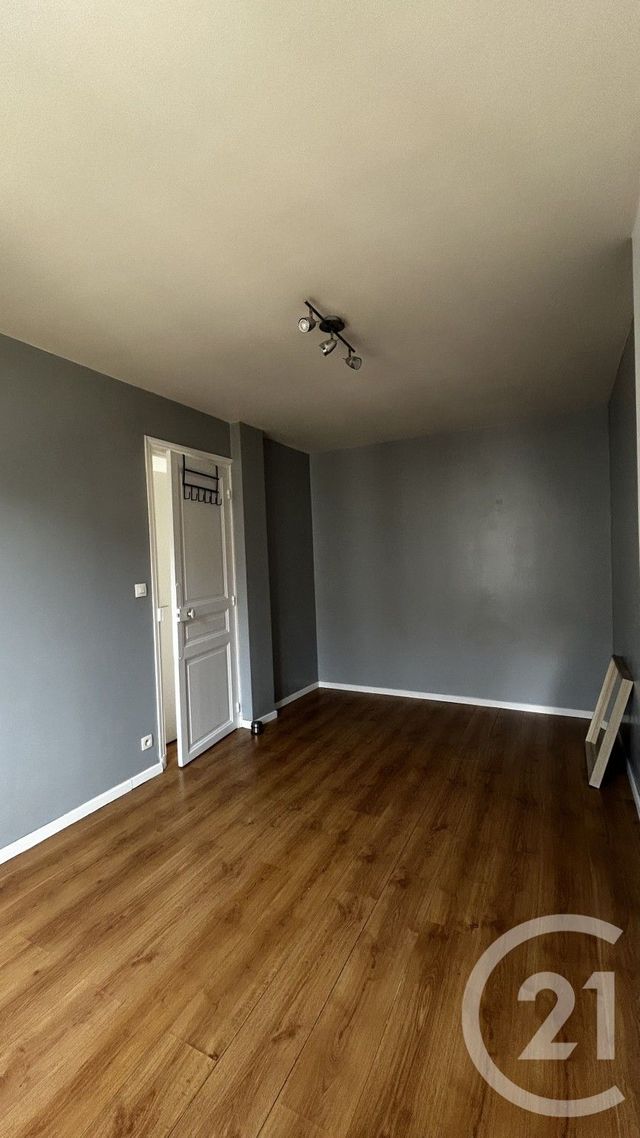 Appartement F3 à louer - 2 pièces - 31.0 m2 - LE KREMLIN BICETRE - 94 - ILE-DE-FRANCE - Century 21 K.B. Immobilier