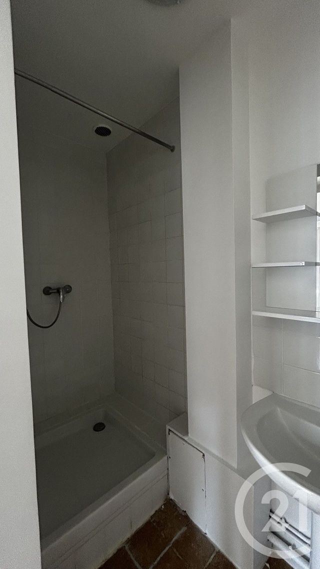Appartement F3 à louer - 2 pièces - 31.0 m2 - LE KREMLIN BICETRE - 94 - ILE-DE-FRANCE - Century 21 K.B. Immobilier