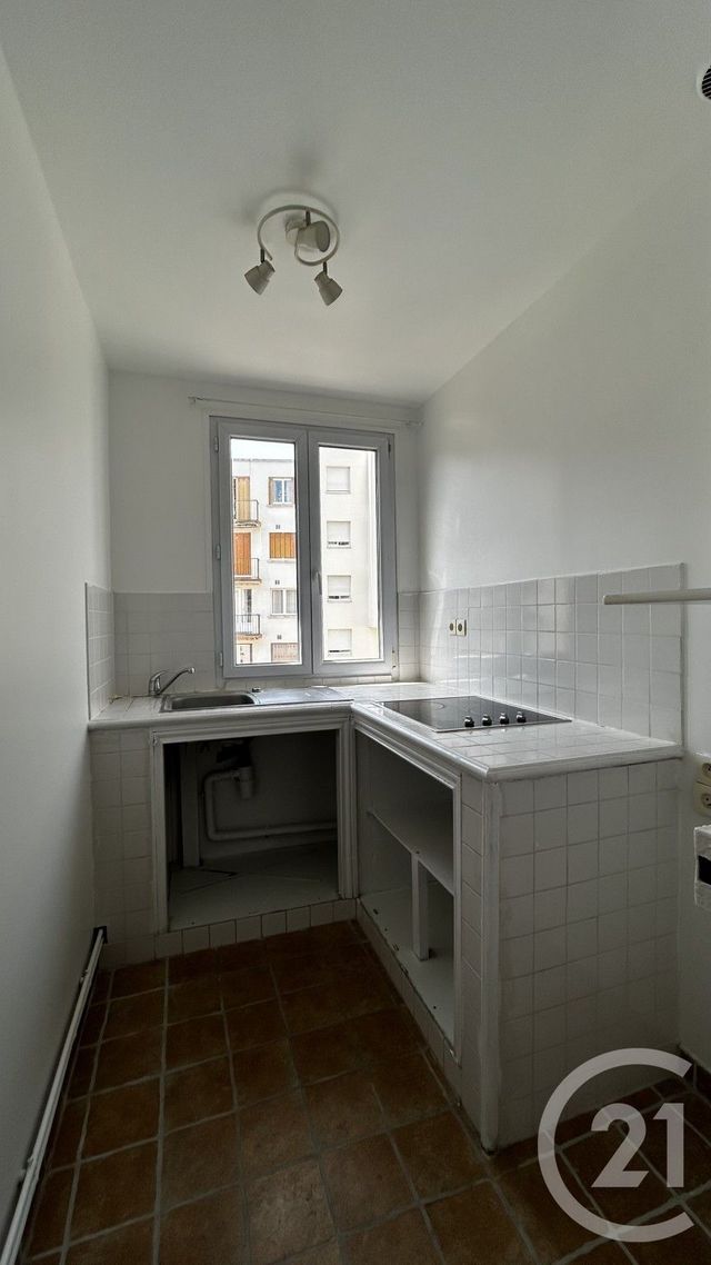 Appartement F3 à louer - 2 pièces - 31.0 m2 - LE KREMLIN BICETRE - 94 - ILE-DE-FRANCE - Century 21 K.B. Immobilier