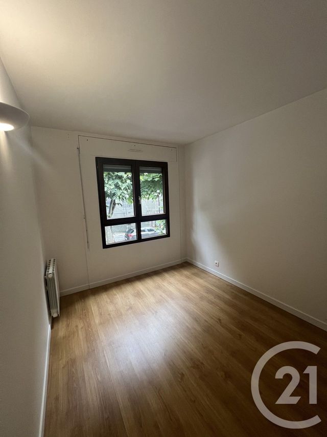 Appartement F3 à louer - 3 pièces - 51.34 m2 - LE KREMLIN BICETRE - 94 - ILE-DE-FRANCE - Century 21 K.B. Immobilier