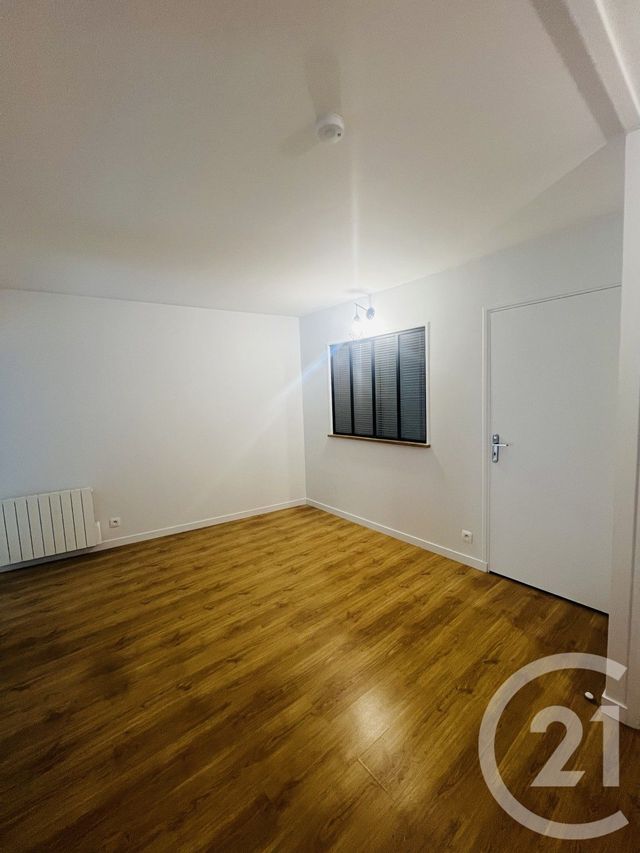 Appartement F3 à louer - 3 pièces - 51.34 m2 - LE KREMLIN BICETRE - 94 - ILE-DE-FRANCE - Century 21 K.B. Immobilier