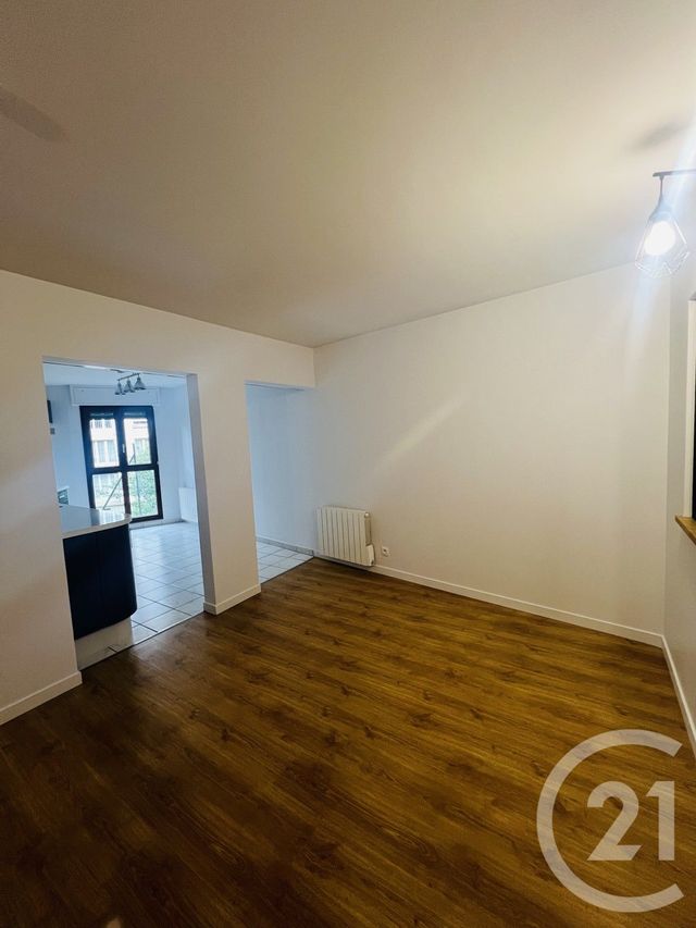 Appartement F3 à louer - 3 pièces - 51.34 m2 - LE KREMLIN BICETRE - 94 - ILE-DE-FRANCE - Century 21 K.B. Immobilier