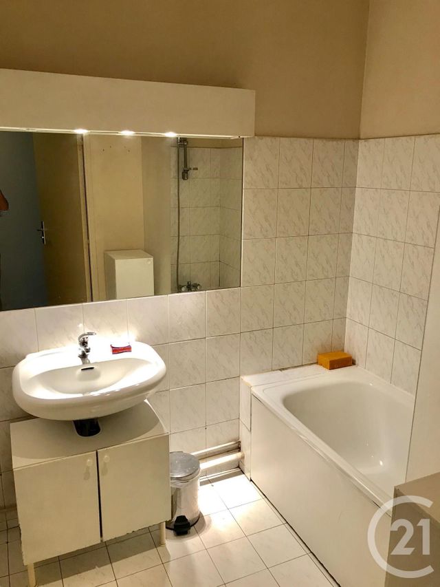 Appartement F1 à louer - 1 pièce - 36.02 m2 - LE KREMLIN BICETRE - 94 - ILE-DE-FRANCE - Century 21 K.B. Immobilier