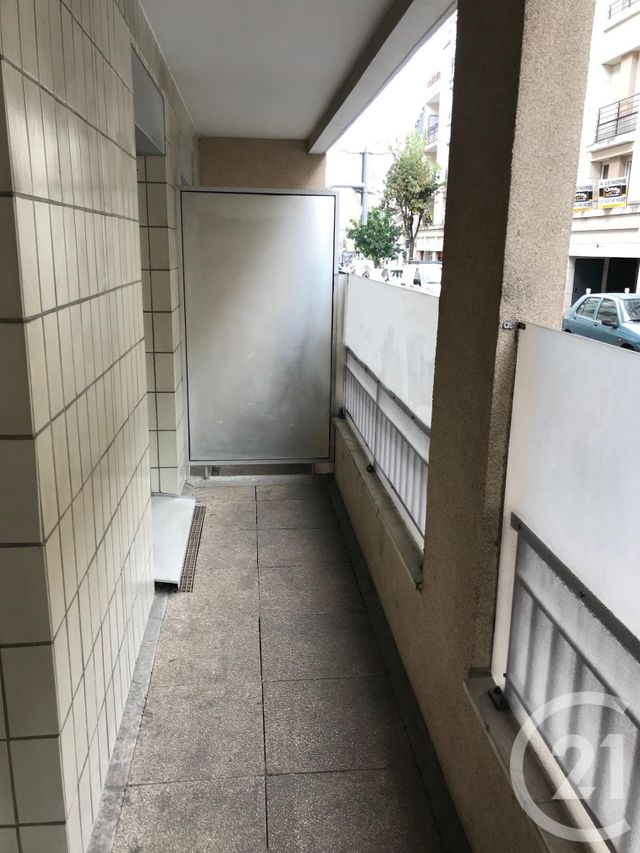 Appartement F1 à louer - 1 pièce - 36.02 m2 - LE KREMLIN BICETRE - 94 - ILE-DE-FRANCE - Century 21 K.B. Immobilier