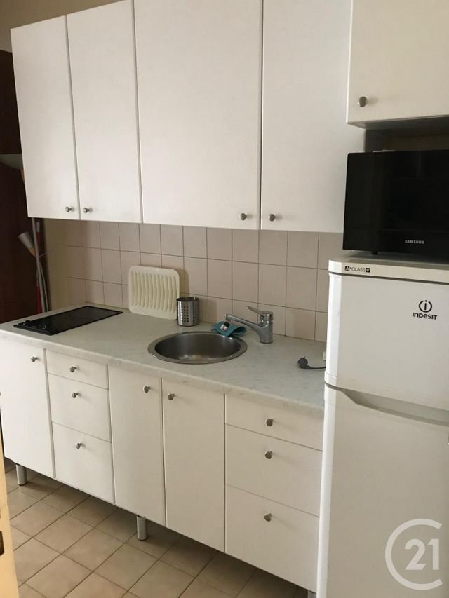 Appartement F1 à louer - 1 pièce - 36.02 m2 - LE KREMLIN BICETRE - 94 - ILE-DE-FRANCE - Century 21 K.B. Immobilier