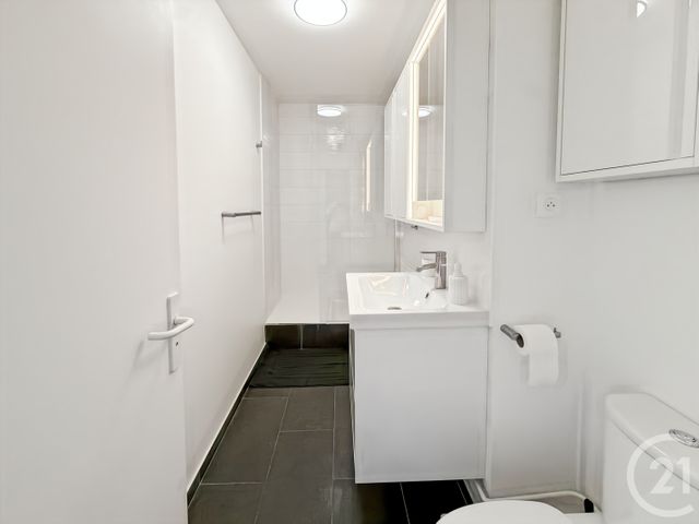 Appartement Studio à louer - 1 pièce - 27.09 m2 - LE KREMLIN BICETRE - 94 - ILE-DE-FRANCE - Century 21 K.B. Immobilier