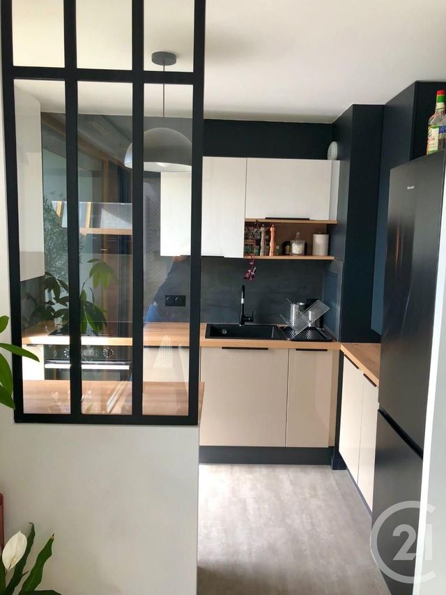 Appartement F3 à louer - 3 pièces - 67.4 m2 - LE KREMLIN BICETRE - 94 - ILE-DE-FRANCE - Century 21 K.B. Immobilier