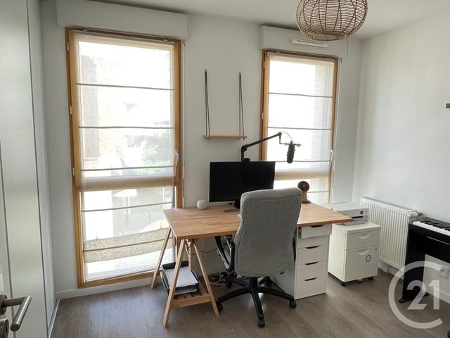 Appartement F3 à louer - 3 pièces - 67.4 m2 - LE KREMLIN BICETRE - 94 - ILE-DE-FRANCE - Century 21 K.B. Immobilier