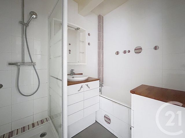 Appartement F4 à vendre - 4 pièces - 80.97 m2 - LE KREMLIN BICETRE - 94 - ILE-DE-FRANCE - Century 21 K.B. Immobilier