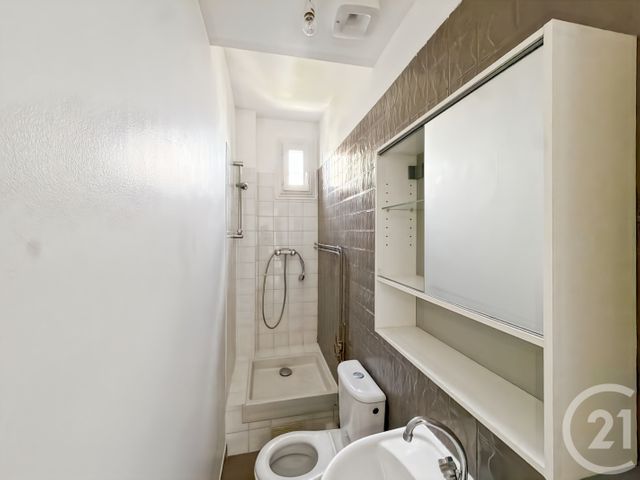 Appartement F2 à louer - 2 pièces - 38.79 m2 - LE KREMLIN BICETRE - 94 - ILE-DE-FRANCE - Century 21 K.B. Immobilier