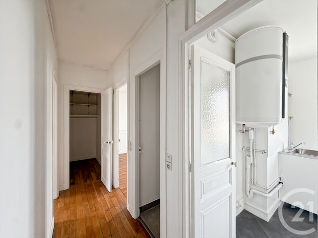 Appartement F2 à louer - 2 pièces - 38.79 m2 - LE KREMLIN BICETRE - 94 - ILE-DE-FRANCE - Century 21 K.B. Immobilier
