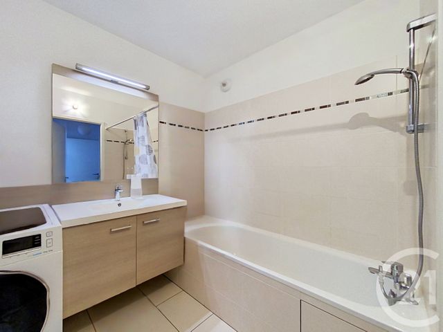 Appartement F3 à vendre - 3 pièces - 59.8 m2 - LE KREMLIN BICETRE - 94 - ILE-DE-FRANCE - Century 21 K.B. Immobilier