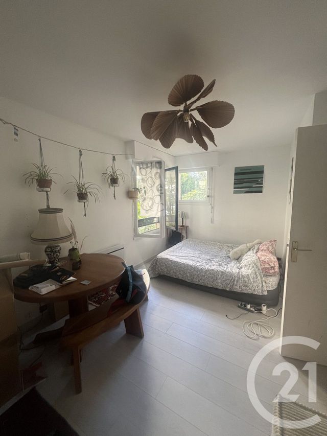 Appartement F1 à louer - 1 pièce - 32.17 m2 - LE KREMLIN BICETRE - 94 - ILE-DE-FRANCE - Century 21 K.B. Immobilier