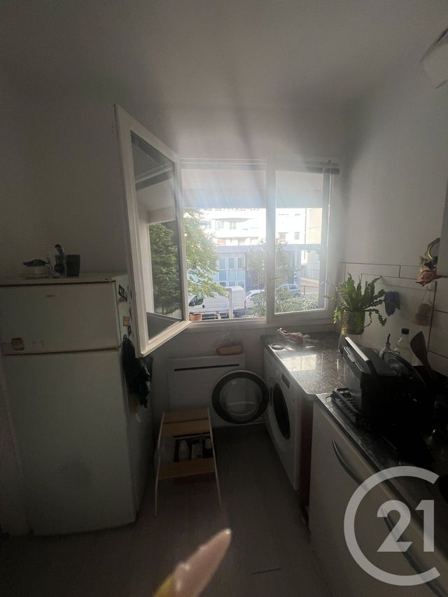 Appartement F1 à louer - 1 pièce - 32.17 m2 - LE KREMLIN BICETRE - 94 - ILE-DE-FRANCE - Century 21 K.B. Immobilier