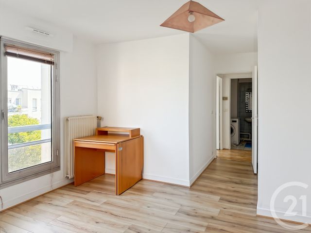 Appartement Duplex à louer - 3 pièces - 65.0 m2 - LE KREMLIN BICETRE - 94 - ILE-DE-FRANCE - Century 21 K.B. Immobilier