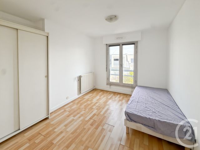 Appartement Duplex à louer - 3 pièces - 65.0 m2 - LE KREMLIN BICETRE - 94 - ILE-DE-FRANCE - Century 21 K.B. Immobilier