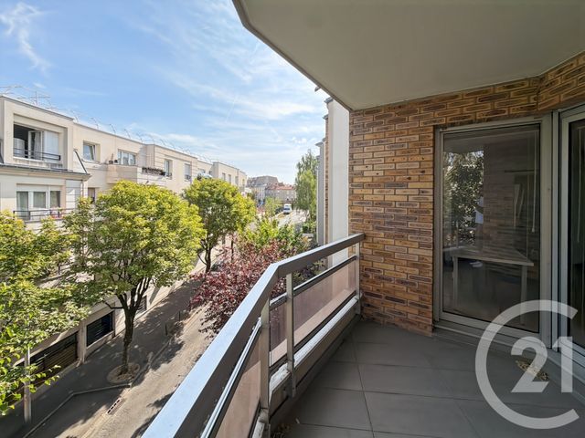 Appartement Duplex à louer - 3 pièces - 65.0 m2 - LE KREMLIN BICETRE - 94 - ILE-DE-FRANCE - Century 21 K.B. Immobilier