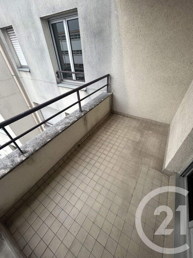 Appartement F3 à louer - 3 pièces - 64.02 m2 - LE KREMLIN BICETRE - 94 - ILE-DE-FRANCE - Century 21 K.B. Immobilier