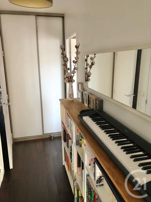 Appartement F3 à louer - 3 pièces - 64.02 m2 - LE KREMLIN BICETRE - 94 - ILE-DE-FRANCE - Century 21 K.B. Immobilier