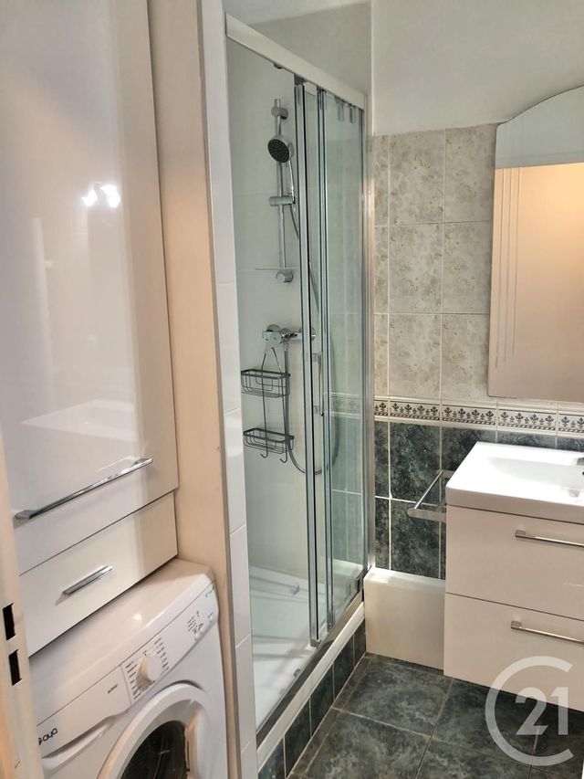 Appartement F2 à louer - 2 pièces - 42.0 m2 - LE KREMLIN BICETRE - 94 - ILE-DE-FRANCE - Century 21 K.B. Immobilier