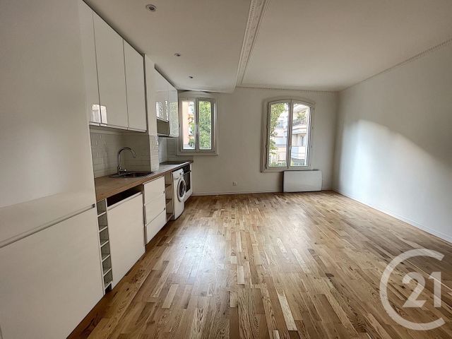 Appartement F2 à louer - 2 pièces - 37.18 m2 - LE KREMLIN BICETRE - 94 - ILE-DE-FRANCE - Century 21 K.B. Immobilier