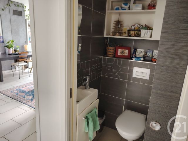 Appartement T2 à louer - 2 pièces - 41.56 m2 - LE KREMLIN BICETRE - 94 - ILE-DE-FRANCE - Century 21 K.B. Immobilier