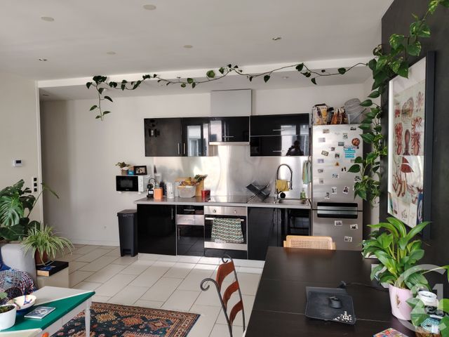 Appartement T2 à louer - 2 pièces - 41.56 m2 - LE KREMLIN BICETRE - 94 - ILE-DE-FRANCE - Century 21 K.B. Immobilier