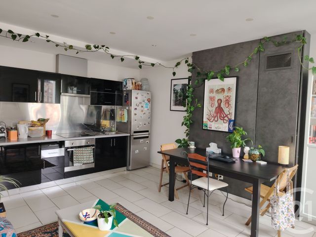 Appartement T2 à louer - 2 pièces - 41.56 m2 - LE KREMLIN BICETRE - 94 - ILE-DE-FRANCE - Century 21 K.B. Immobilier